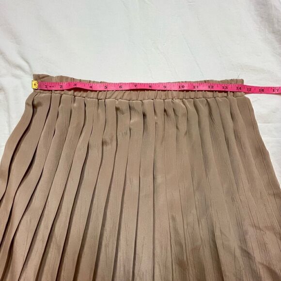 Vintage Andrea Gayle Pleated Skirt in Tan, size 10P - VGUC - Picture 10 of 11